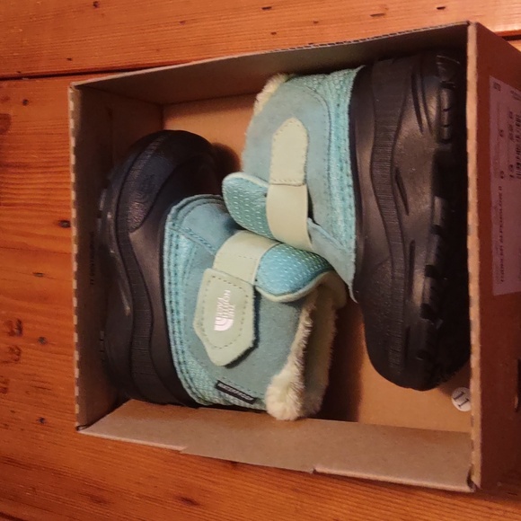 New The North Face toddler alpenglow II wasabi/ patrina green snow boot sz 8 - Picture 6 of 8